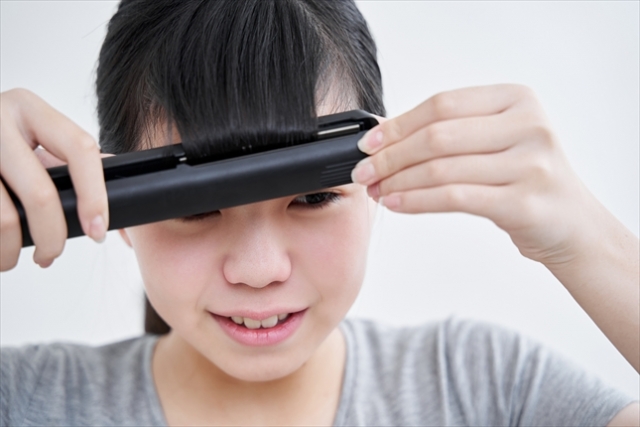 前髪の天敵!梅雨到来…うねりのメカニズムと対処方法